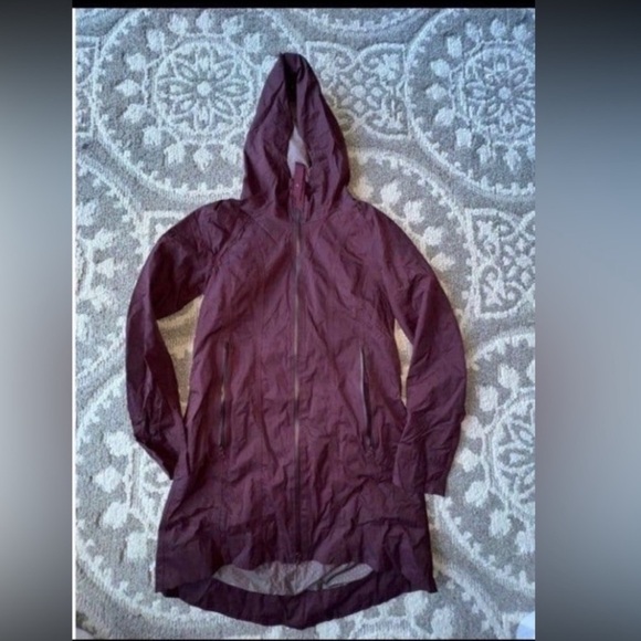 Lululemon right as rain jacket size 8 - Picture 2 of 12